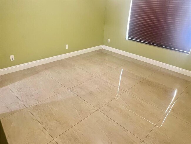 Building Photo - 2036 NW 183rd Cir