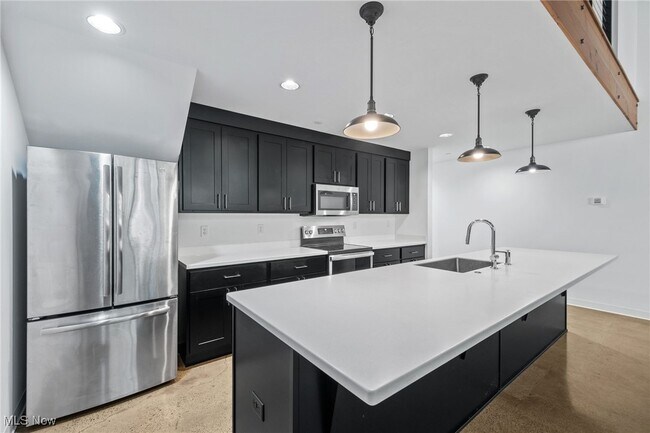 Building Photo - 2341 Scranton Rd