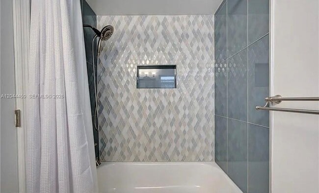 Building Photo - 4658 Bougainvilla Dr
