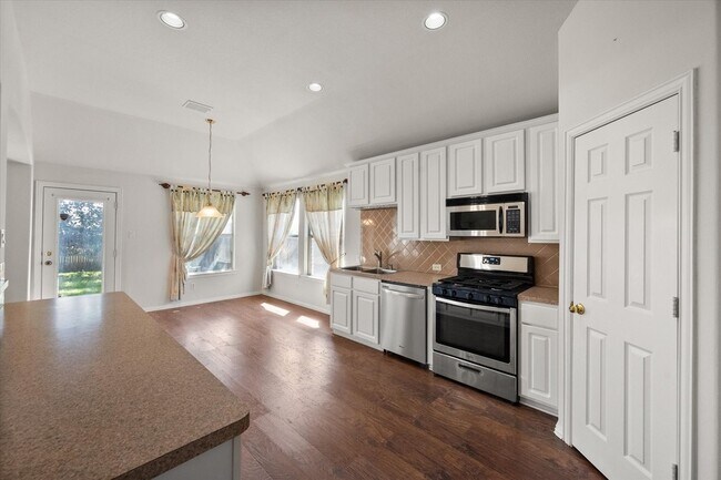 Building Photo - 6705 Terrace Glen Dr