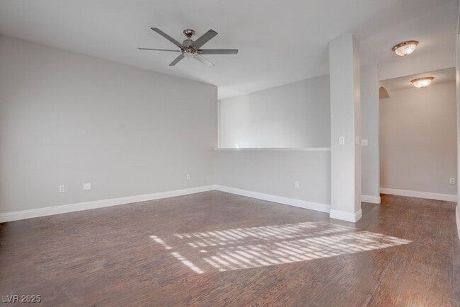 Building Photo - 7701 W Robindale Rd