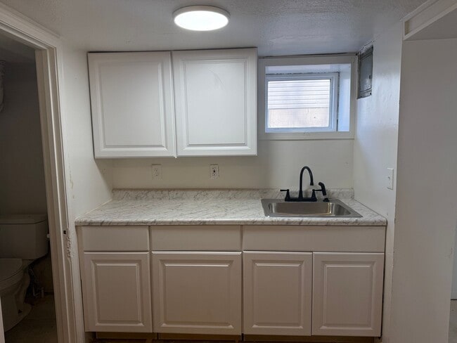 Building Photo - Newly Renovated One Bedroom With Parking And Large Yard