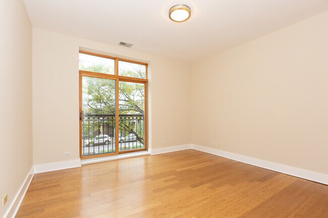 Building Photo - 5766 N Lincoln Ave