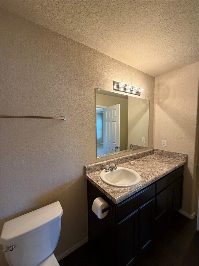 Building Photo - 817 NW 67th Ave