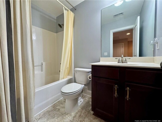 Building Photo - 20 Yelverton Ct