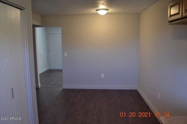 Building Photo - Nice 2 bedroom 2 bath apartment in Apache Junction!