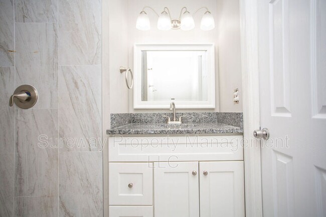 Building Photo - 19 Estate Rd