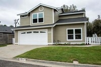 Building Photo - 1880 Palisades Dr