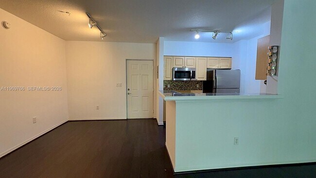 Building Photo - 6831 SW 44th St