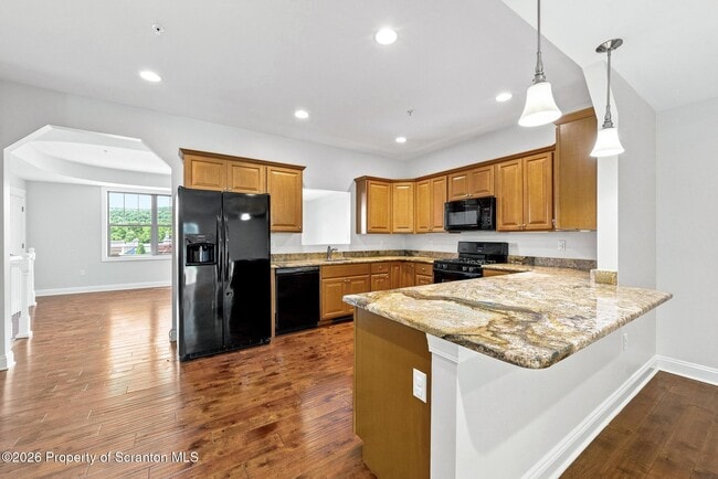 Building Photo - 9 Maple Leaf Dr