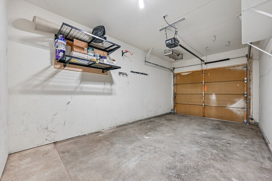 Building Photo - 8747 E Dry Creek Rd