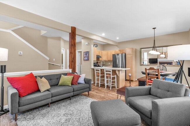Building Photo - Cottage Loop Townhome