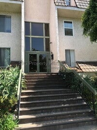 Building Photo - 409 Burchett St