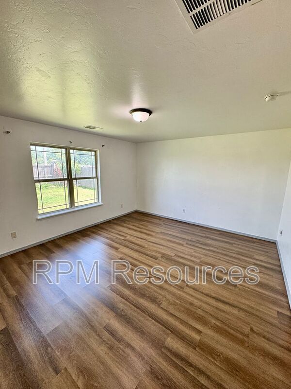 Building Photo - 7404 Park Meadow Dr
