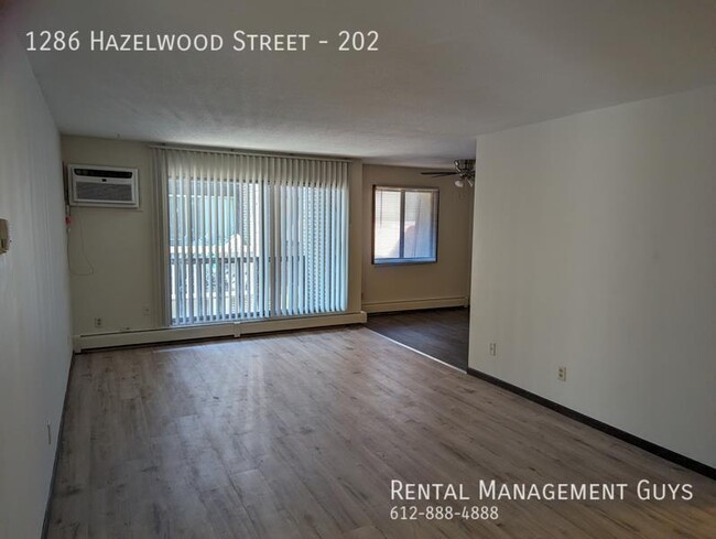 Building Photo - Large 2 bedroom-heat paid