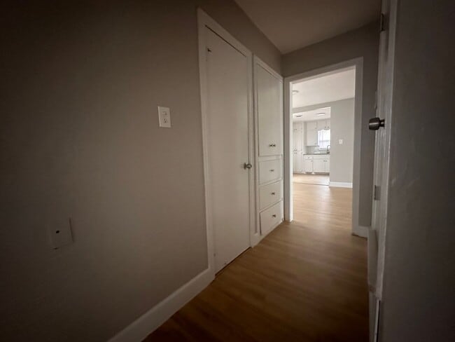 Building Photo - Single Family Home