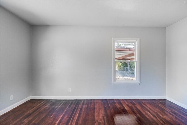 Building Photo - 1819 Pecan St