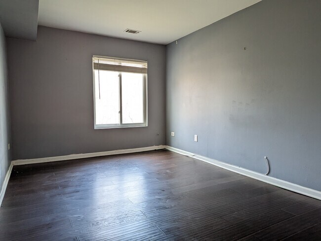 Building Photo - 2252 N Baldwin Way