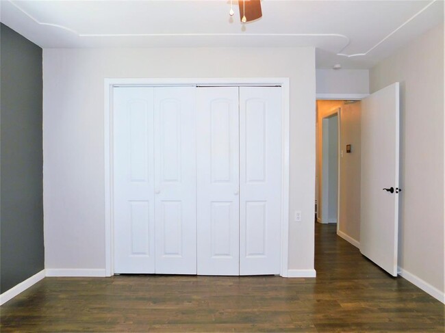 Building Photo - 720 Chisholm Trail