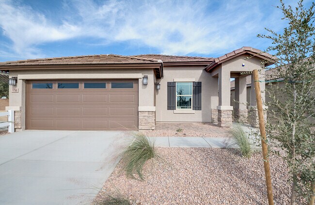 Building Photo - 1736 E Fontana Dr