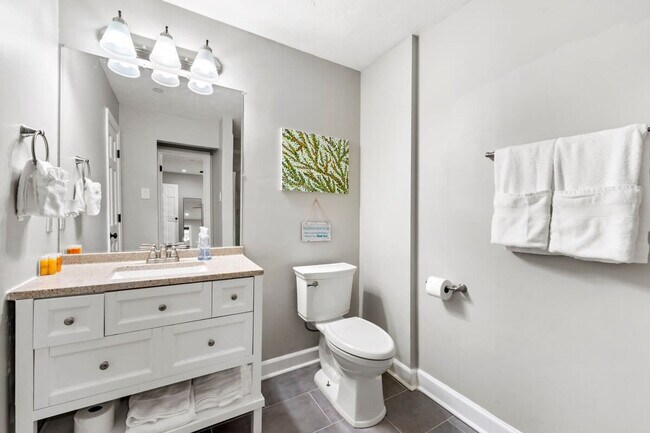 Building Photo - 441 Georgia 279-SI ID1019263P