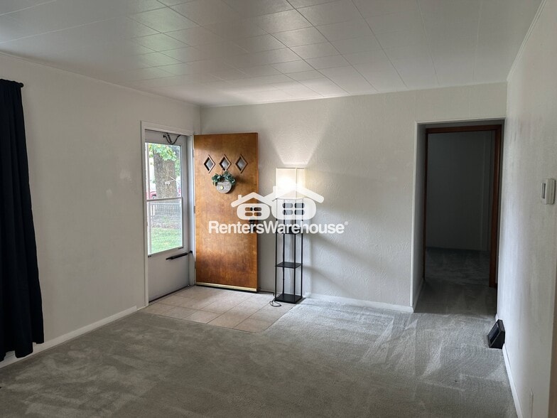 Building Photo - 8226 Longpoint Rd
