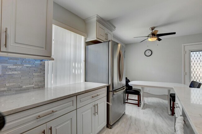 Building Photo - 988 Normandy Trail