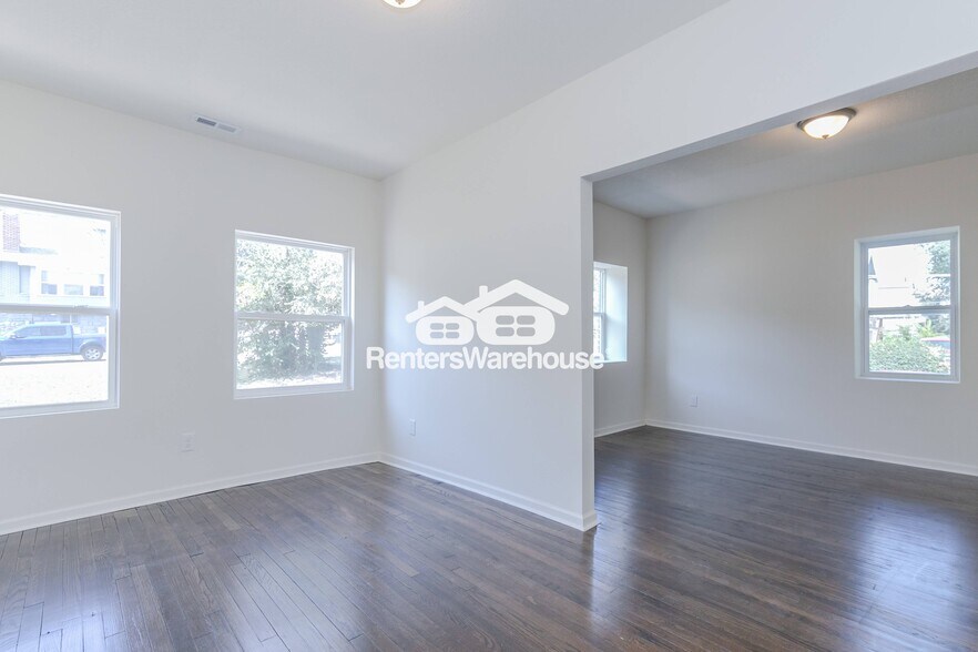 Building Photo - 2305 E 37th St