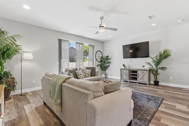 Building Photo - 3902 W Everett Ave