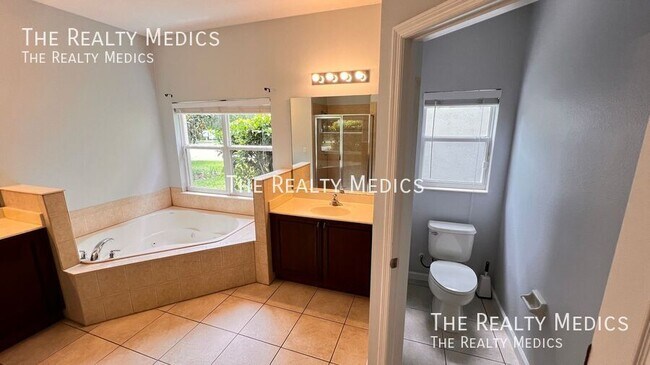 Building Photo - 10319 Willow Ridge Loop