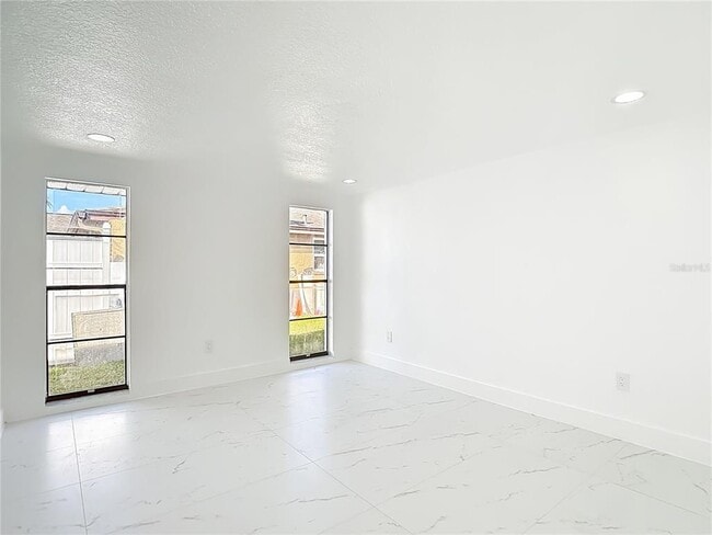 Building Photo - 9920 San Mateo Way