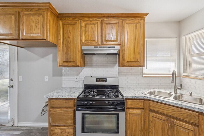 Building Photo - 3 bed, 1 bath home in Midwest city,Ok