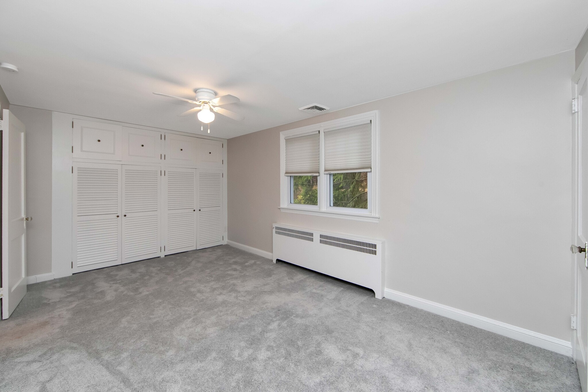 Building Photo - 204 Greenbriar Ln