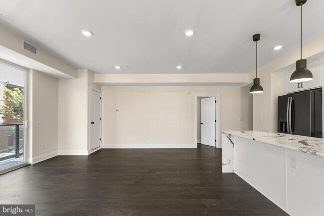 Building Photo - 1868 Frankford Ave