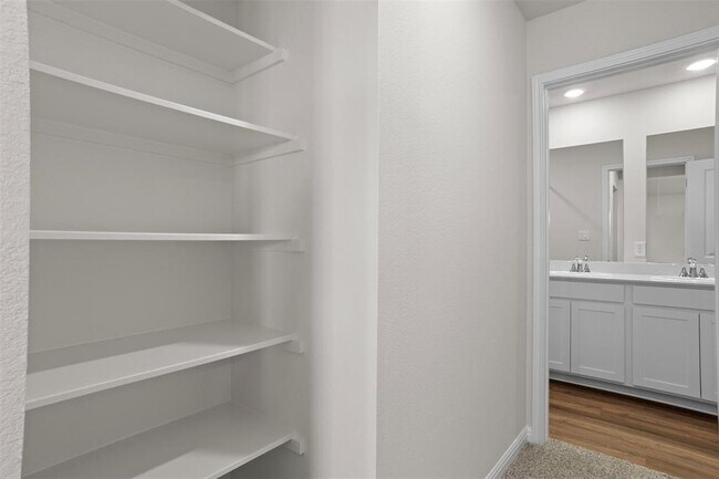 Building Photo - 109 Zinnia Ln
