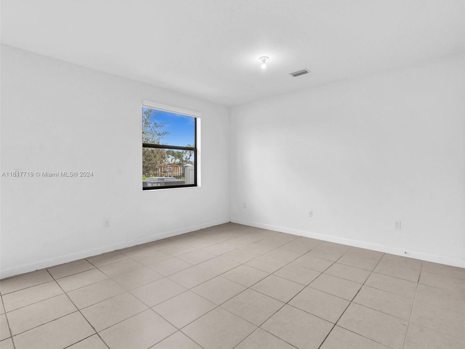 Building Photo - 20381 NW 4th Ct