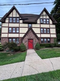 Building Photo - 44 Oakwood Rd