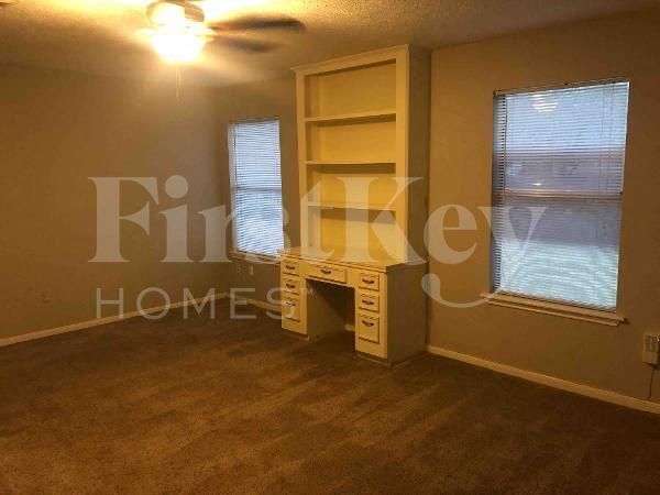 Building Photo - 18111 Fireside Dr