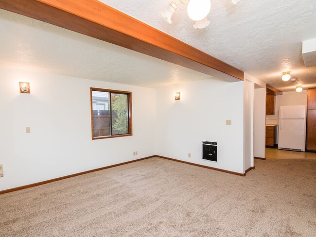 Building Photo - Adorable 2-bdrm/2-bath barn conversion home off River Road—Rural feel, close to everything