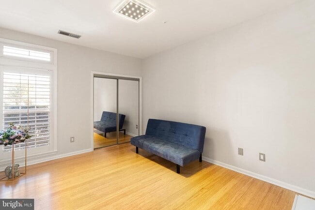 Building Photo - 6944 Ellingham Cir