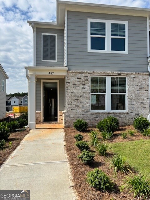 Primary Photo - 487 Crown Dr