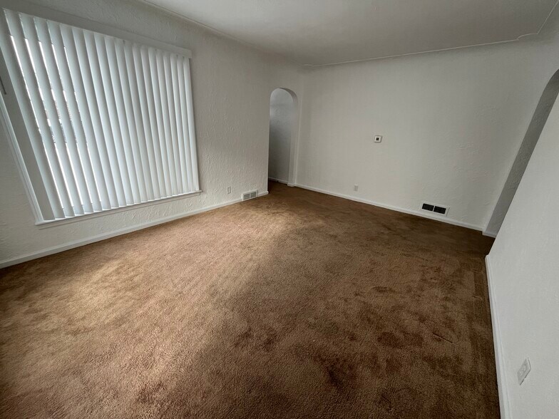 Building Photo - 615 Washington Ave