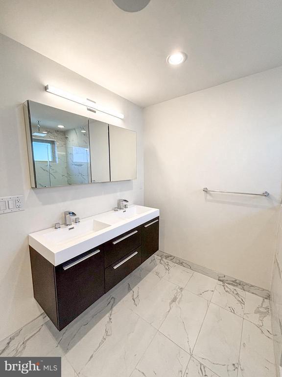 Building Photo - 1439 S Taylor St