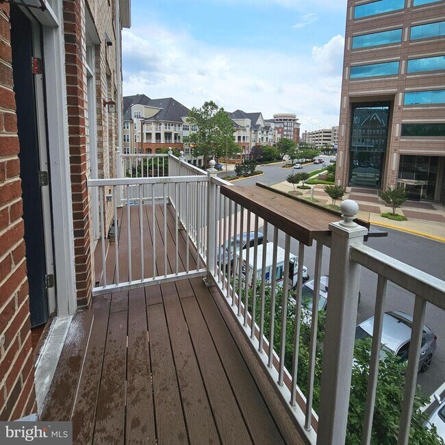 Building Photo - 2651 Park Tower Dr