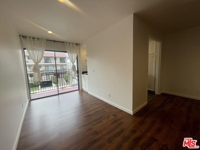 Building Photo - 1338 N Sierra Bonita Ave