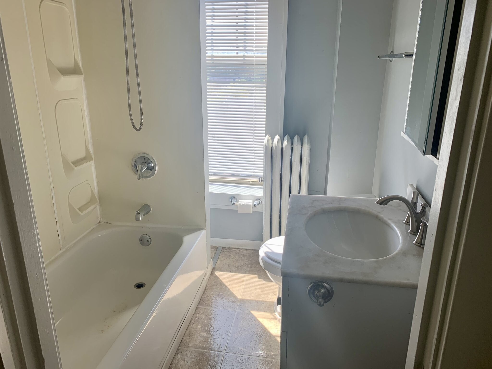 Building Photo - 105 3rd Ave