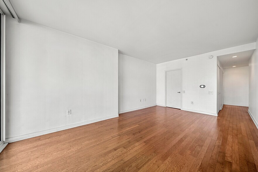 Building Photo - 917 Hudson Park