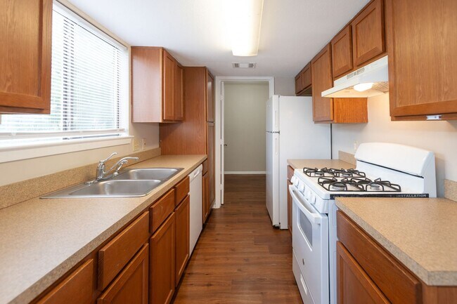 Building Photo - 6723 Lancret Hill Dr