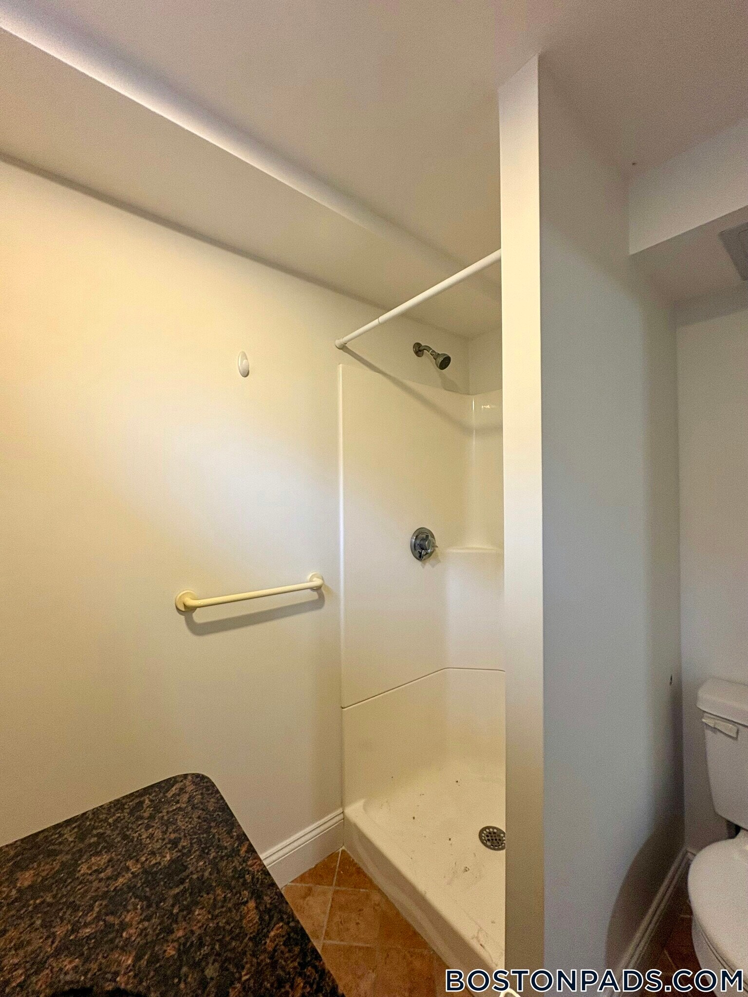 Building Photo - 17 Edgecliff Rd