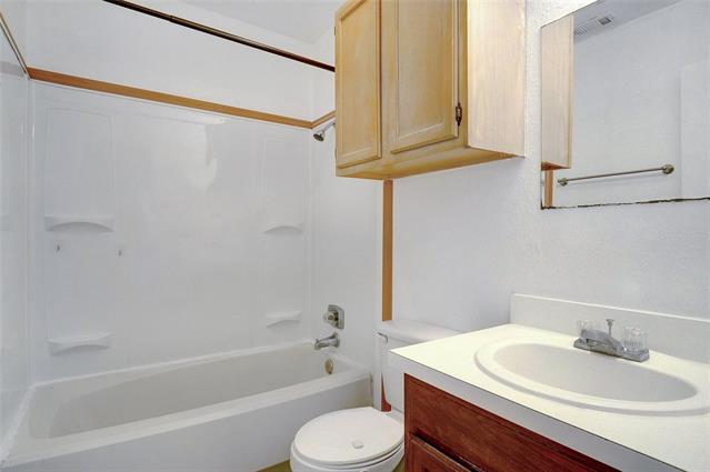 Building Photo - 202 Pine Meadow Dr